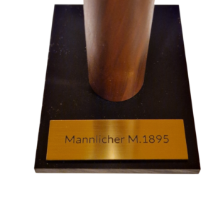 Tabliczki grawerowane do podstaw bagnetów.