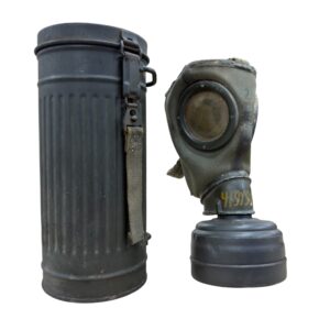 Puszka z maską GM 30 1944