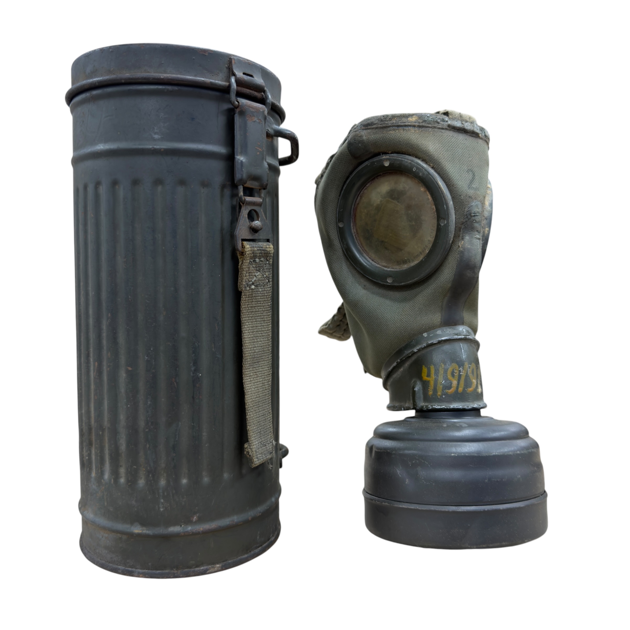 Puszka z maską GM 30 1944