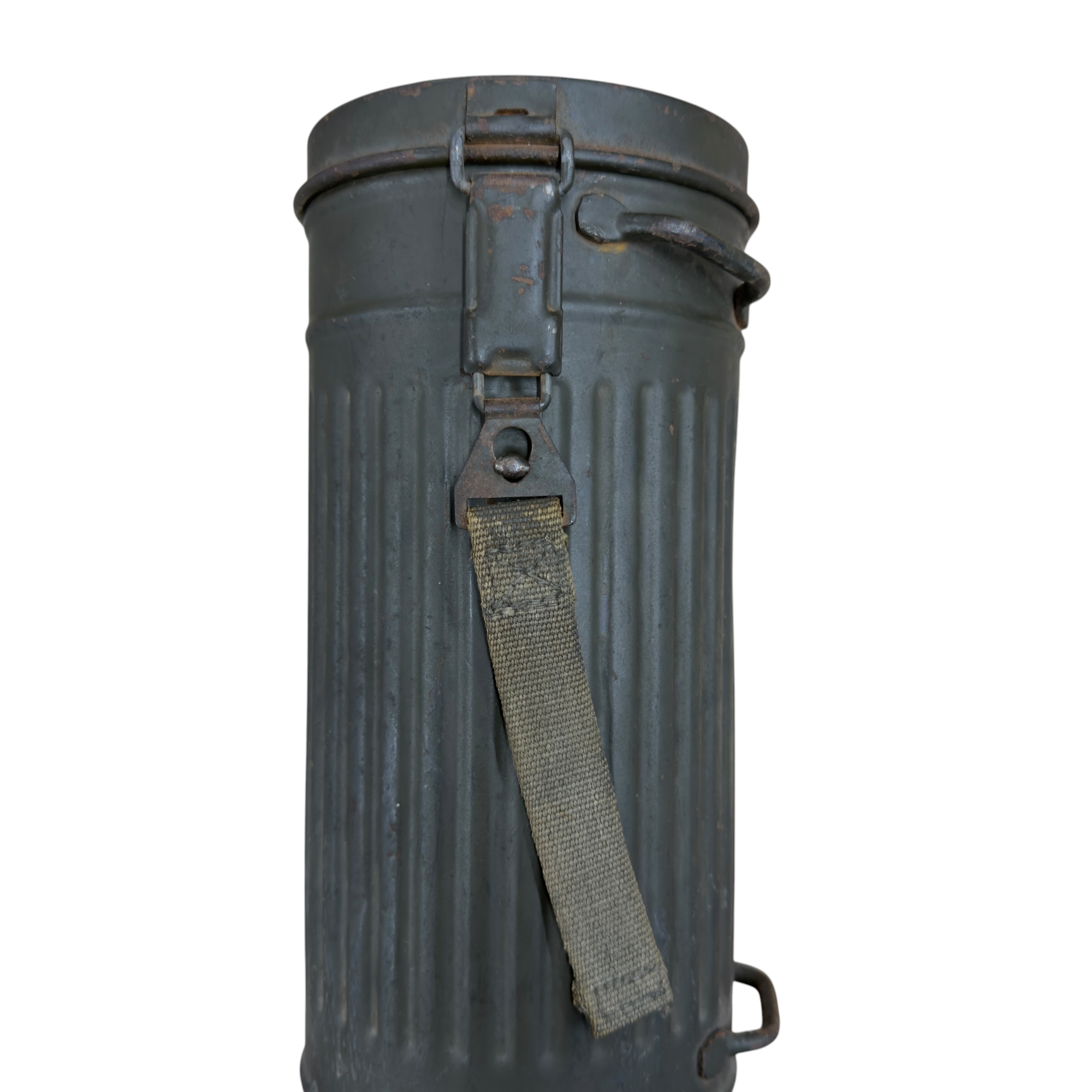 Puszka z maską GM 30 1944
