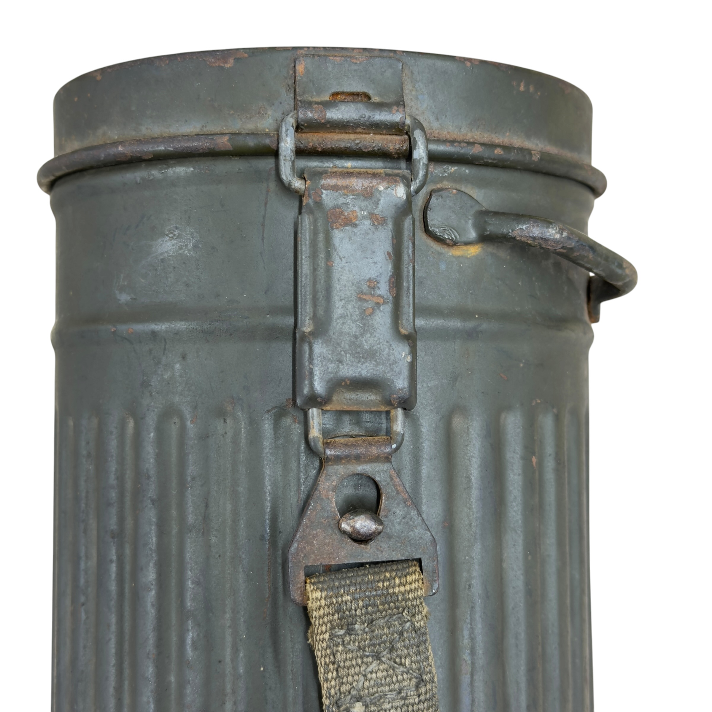 Puszka z maską GM 30 1944