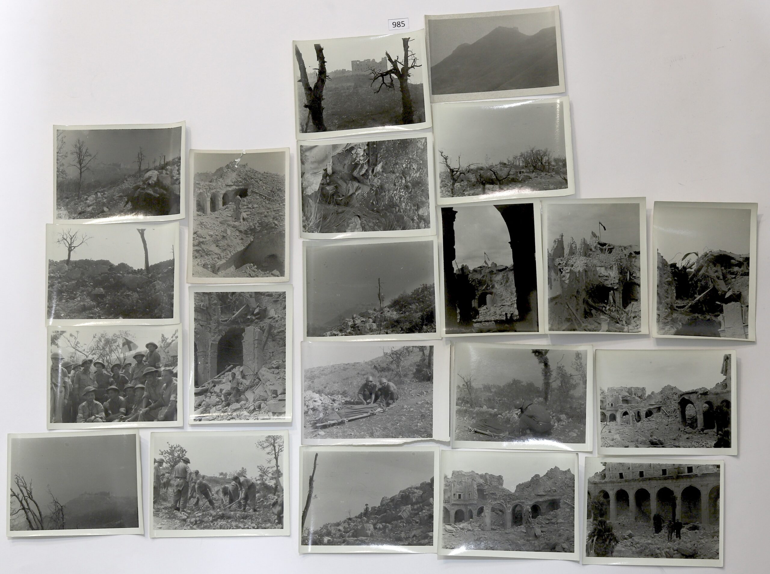 Zestaw 21 sztuk fotografii z walk o Monte Cassino